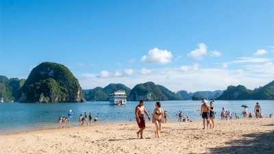 Halong 1 Day Tour on Superior Cruise with Meal, Guide and Transfer