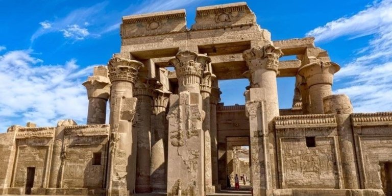 PRIVATE FULL-DAY TOUR EDFU AND KOM OMBO FROM MARSA ALAM