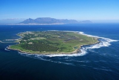 Cape Small Group City Tour Including Robben Island and Table Mountain