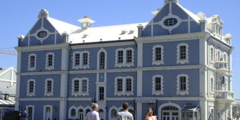 Cape Small Group City Tour Including Robben Island and Table Mountain