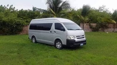 Airport taxi service