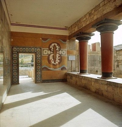 Knossos Palace and Minoan Theatrical Performance