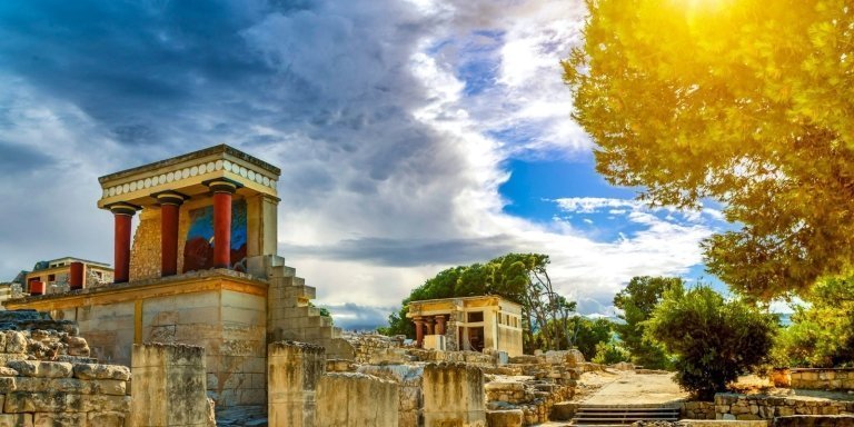 Travel to past- Knossos and Minoan Experience Tour from Rethymnon