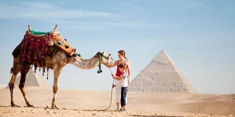 Giza Pyramids & Cairo sightseeing 4 days package