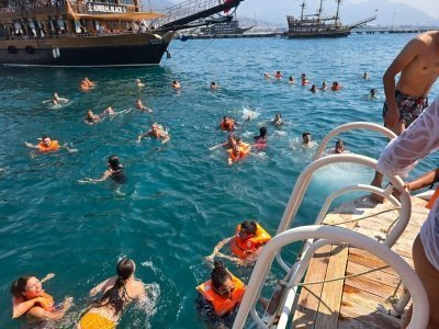 Sunset Alanya City Tour with Cable Car, Dinner and Boat Tour