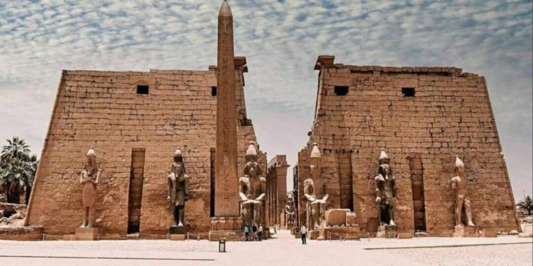 Full day to discover the West and the east banks of luxor